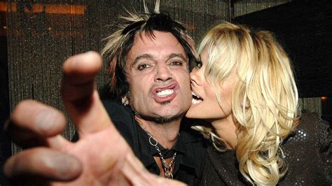 Top Ten Craziest Moments Of The 90s Pamela Anderson And Tommy Lee S
