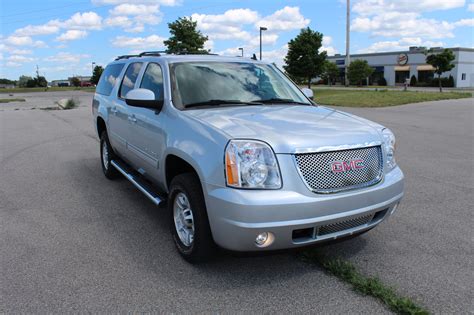 gmc yukon xl slt   miles extra clean  rare ready