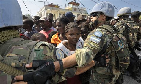 soldados de paz violaram conduta e pagaram por sexo em haiti e libéria