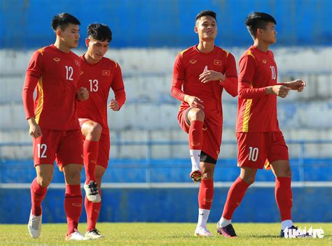 vietnam face malaysia   win final group stage game   asian cup tuoi tre news