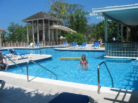Nude Pool Bar And Nude Grill Picture Of Hedonism Ii Negril Tripadvisor