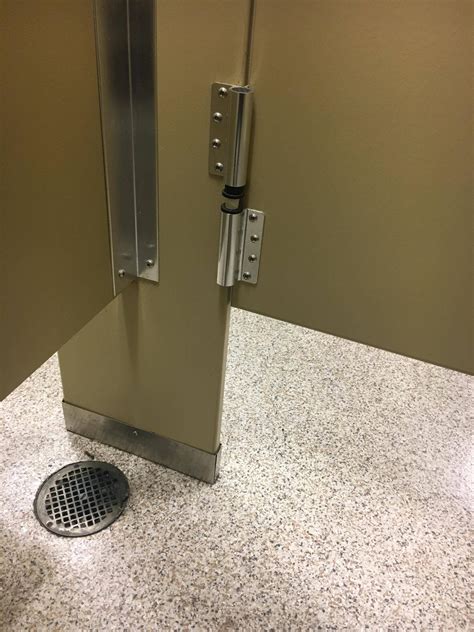 do public restroom stalls in your country also feature gaps under and