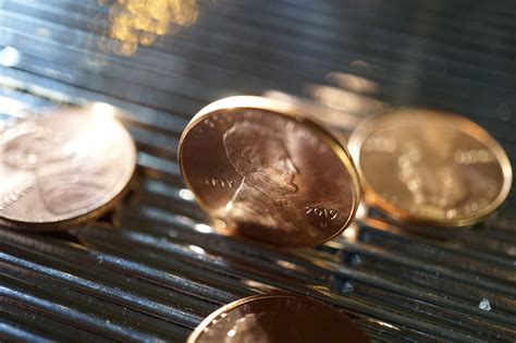 life hacks   clean steel pennies beezzly