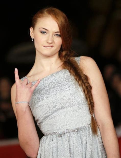 30 mind blowing sophie turner photos which is hot and best