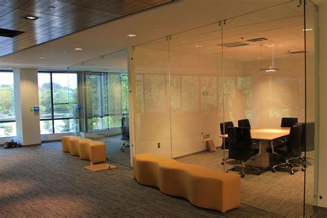 Single Glazed Frameless Glass Partitions And Walls Avanti Systems Usa