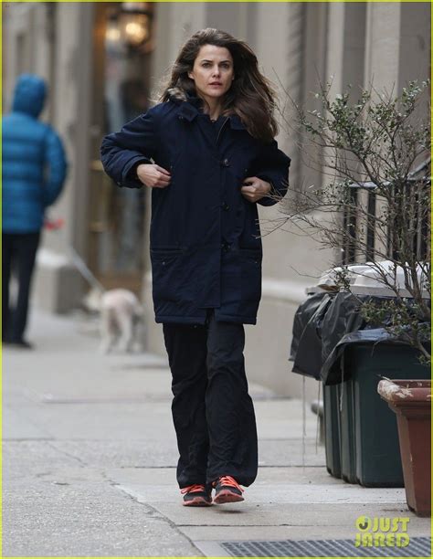 keri russell steps out solo after matthew rhys dating rumors