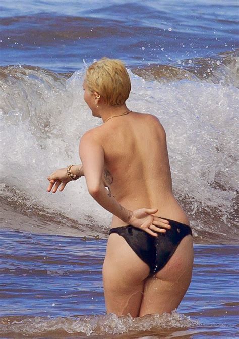 Fresh Celebrity Pics Miley Cyrus Topless Bikini Candid