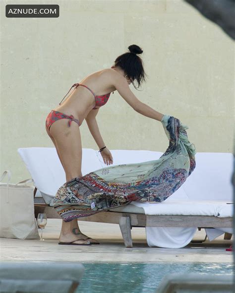 Adriana Lima Shows Off Her Bikini Body At The Pool In