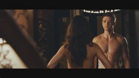 mila kunis s sexy screen caps from the movie ‘friends with benefits mycelebrity