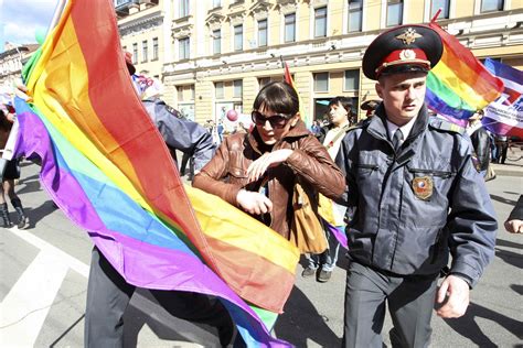 russian conservatives target gays and lesbians der spiegel