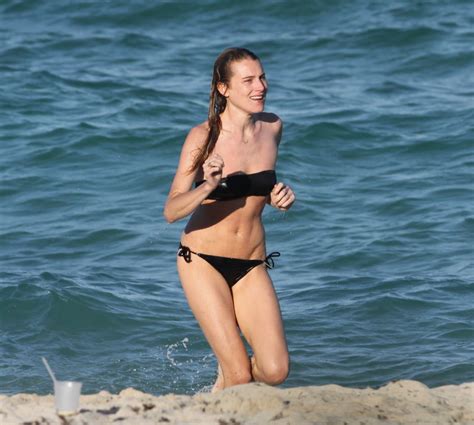 dree hemingway  bikini   beach  miami hawtcelebs