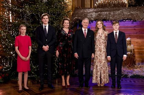 nobility news la famille royale de belgique  lance en trois duos noel   millions