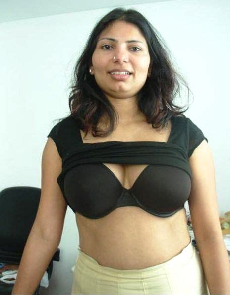 horny indian aunty nude showing big assets indian nude girls