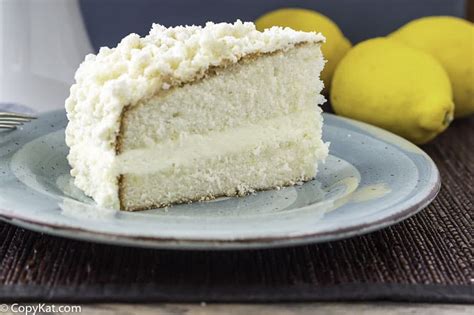 Make Your Own Olive Garden Lemon Cream Cake At Home