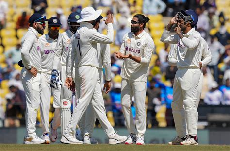 ind  aus day  st test india defeats australia   runs check