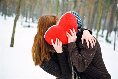 7 Ways To Say “be Mine Valentine” Valentines Couple