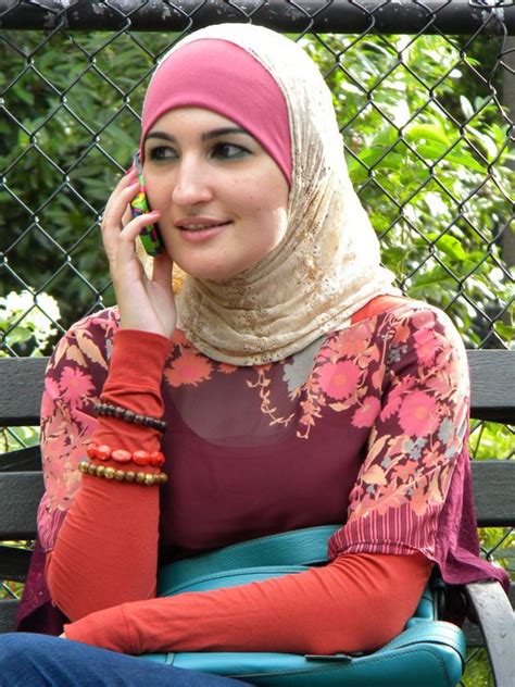 Hot And Beautiful Arab Hijab Girls 2012 Walpapers