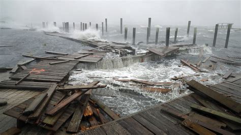 storm surge  wind   deadliest part   hurricane howstuffworks
