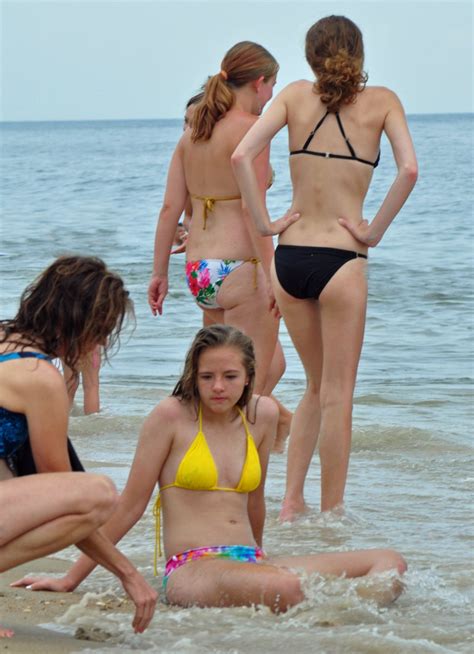 Candid Bikini Girls Bobs And Vagene