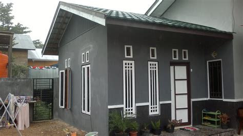 rumah minimalis pintu depan  samping model rumah tradisional