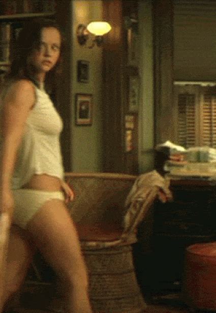 18 awesome braless movie moments barnorama