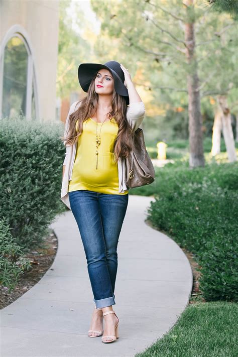 bumpstyle light cardigan and rolled up jeans