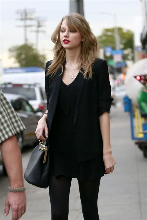 Taylor Swift Street Style At An Antique Shop In Los Angeles January