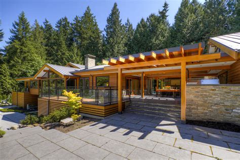 ranch contemporary exterior vancouver  vallely architecture