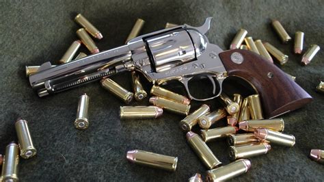 colt single action army revolver      style