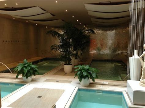 Spa Pool Hot Tub Area Picture Of Encore At Wynn Las Vegas Las Vegas