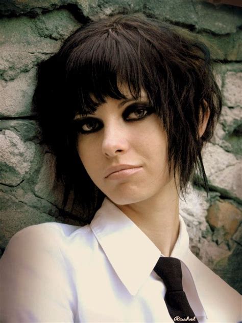 23 Stylish Hairstyles For Brunettes In 2019 Short Emo Hair Emo