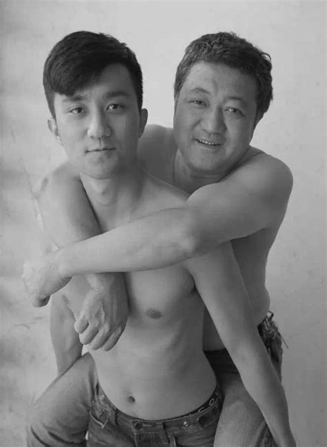 for 28 years father and son took same picture together