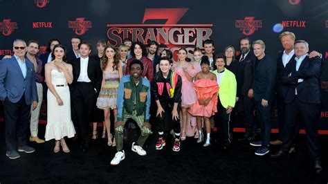 stranger things cast group photo