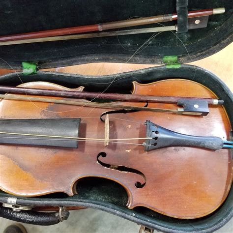nicolaus amatus fecit  violin  case big valley auction