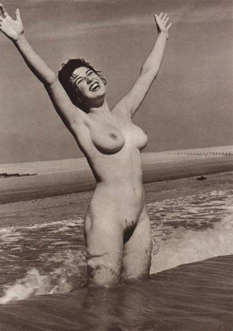 Vintage Nude Model Has Really Nice Breasts
