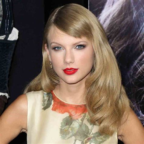 Taylor Swift With Sideswept Bangs 2013 Popsugar Beauty