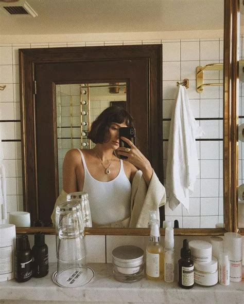Why Mirror Selfies Are So Popular And How To Take The Perfect One