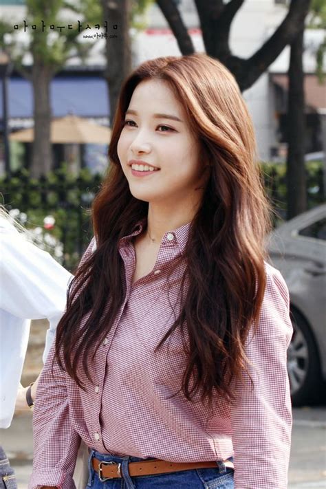 Mamamoo Solar Spotted In Public Without Any Makeup On