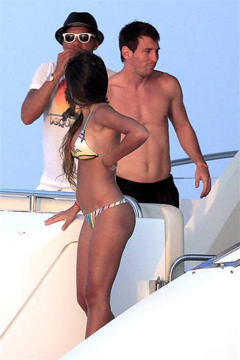 vip gossip lionel messi s girlfriend