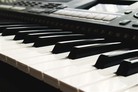 キーボードと電子ピアノの違いは何？どちらを選ぶ？通常のピアノとの違いは？ Music Lesson Lab