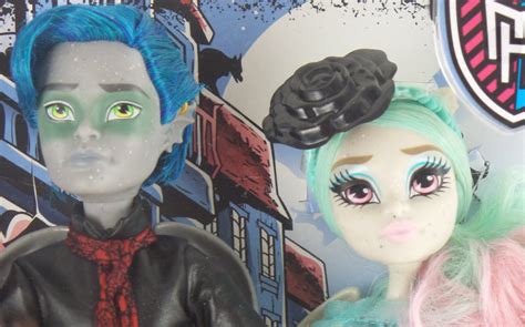 Monster High Doll Garrott Du Roque And Rochelle Goyle Love In Scaris