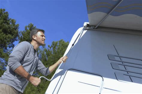 motorized retractable awning  working