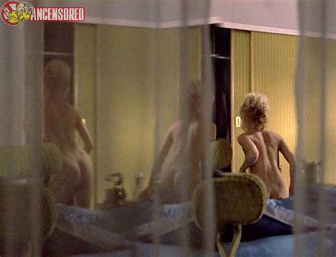 Naked Goldie Hawn In Theres A Girl In My Soup