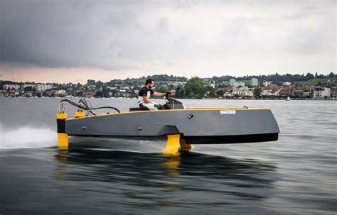 hydros retractable hydrofoil boat wordlesstech construction de bateaux bateau moteur bateau