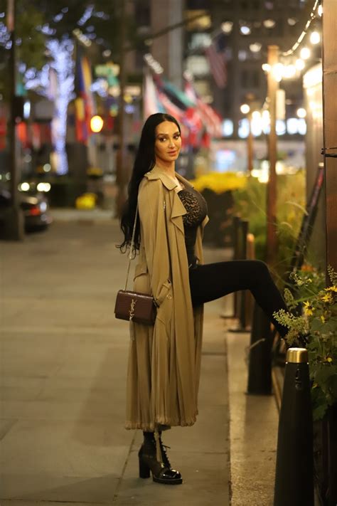 Amy Anderssen Slender Entertainer In New York City Slixa