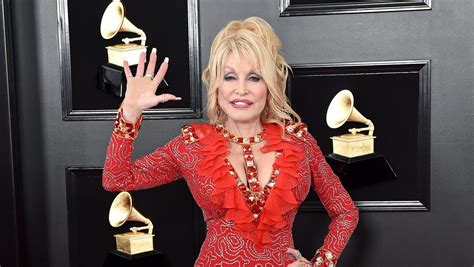 dolly parton talks plastic surgery i wasn t naturally pretty