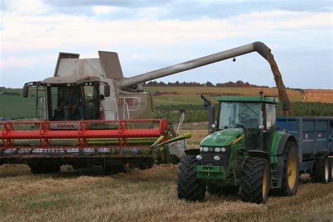 combine harvesters registered  republic  ireland  year