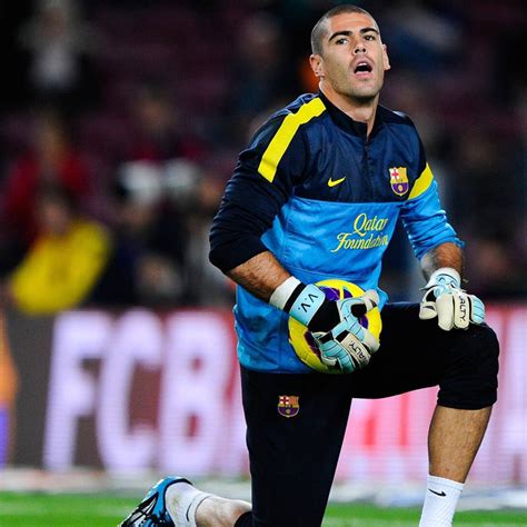 goalkeeper  barcelona victor valdes desktop wallpapers