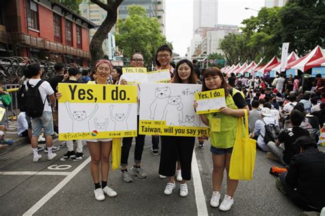 taiwan becomes first asian country to recognize same sex
