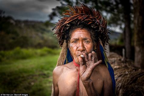indonesian dani tribe where women amputate a finger when relatives die